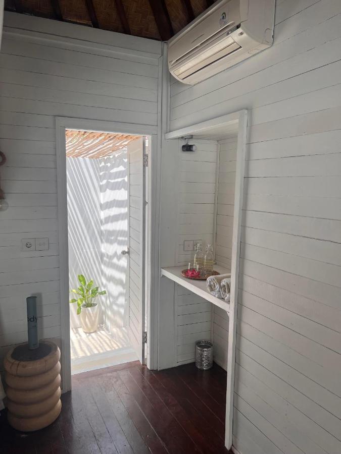 Mista Ceningan'S Beach Bungalows Previously The Kubu 221 Nusa Lembongan  Ngoại thất bức ảnh