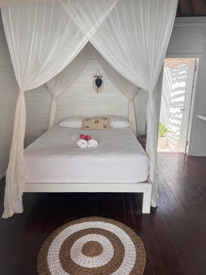Mista Ceningan'S Beach Bungalows Previously The Kubu 221 Nusa Lembongan  Ngoại thất bức ảnh
