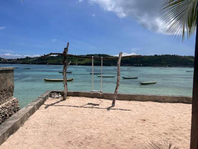 Mista Ceningan'S Beach Bungalows Previously The Kubu 221 Nusa Lembongan  Ngoại thất bức ảnh