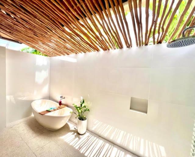 Mista Ceningan'S Beach Bungalows Previously The Kubu 221 Nusa Lembongan  Ngoại thất bức ảnh