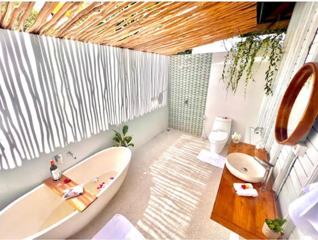 Mista Ceningan'S Beach Bungalows Previously The Kubu 221 Nusa Lembongan  Ngoại thất bức ảnh